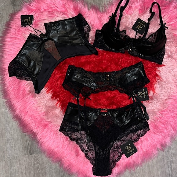 Honey birdette Jordyn 4pc 34D push up medium garter, brief, and bolero - Picture 3 of 15